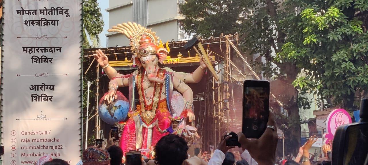 The ten-day Ganesh festival celebrated with fervour is concluding on Friday, and processions for the immersion of idols of the deity are being taken out, for which the authorities in Mumbai and other parts of the state have made elaborate arrangements. (Pic/Sameer Markande)